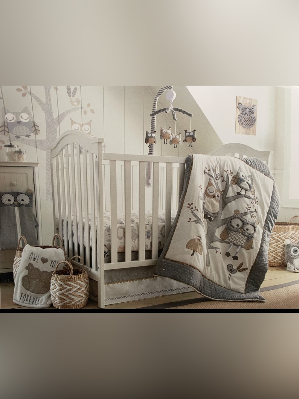 Levtex Night Owl 5Piece Crib Set+Additional crib sheet and 2 changing pad covers